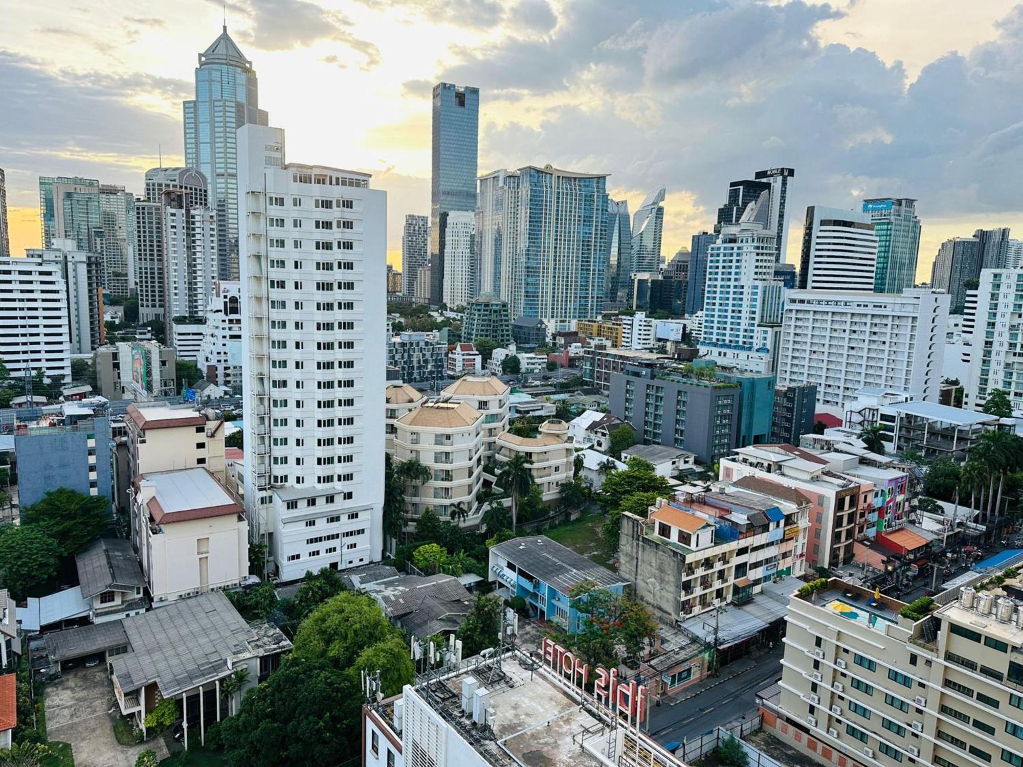 Appartement Affordable Serviced In Nana Omni Tower - Prime Sukhumvit Location Bangkok